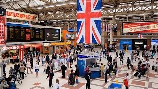 A Walk Through The London Victoria Station London England [upl. by Sternick]